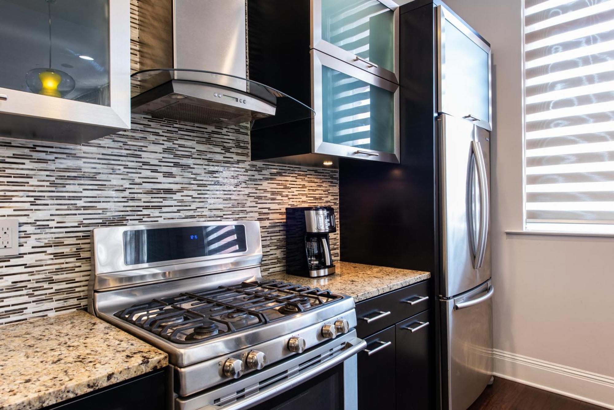 Luxe Condo~king Br~near Yum Center Apartment Louisville